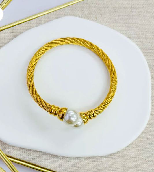 Radiant Pearl Bangle